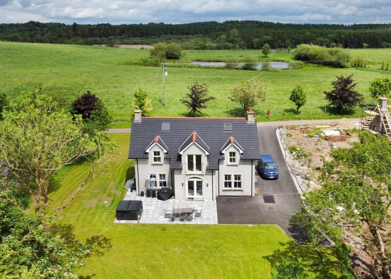 Escape Ordinary At Lily'S Pad Enniskillen Exterior foto